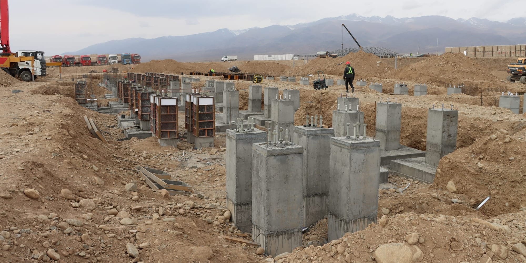 На Иссык-Куле для новой солнечной электростанции доставили панели мощностью 104 МВт