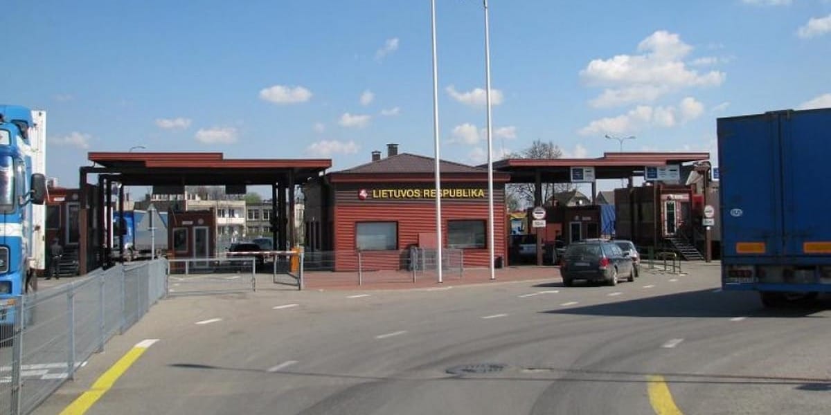 Литва временно закрыла два КПП на границе с Беларусью: МИД КР предупреждает о задержках