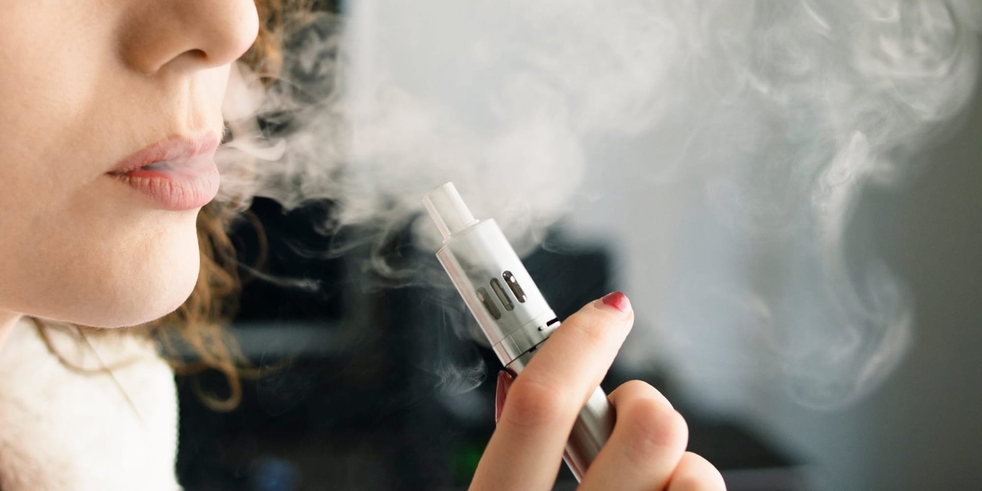 Кабмин ввел полугодовой запрет на ввоз электронных сигарет