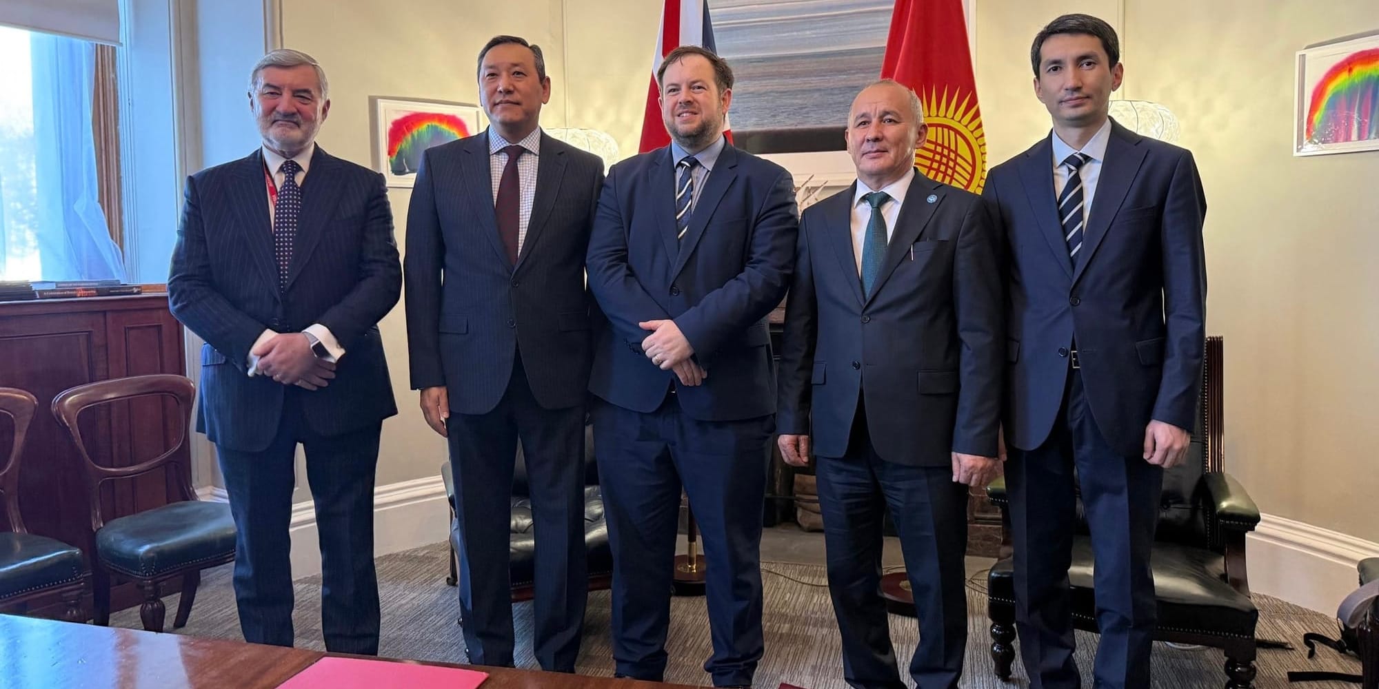 КР и Великобритания подписали меморандум по освоению критически важных минералов