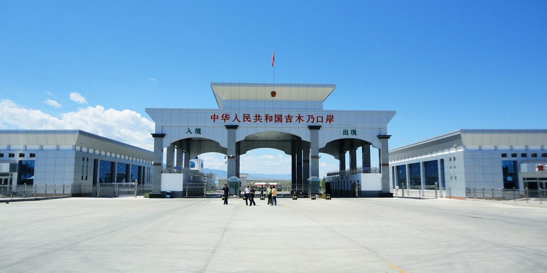 Пункты пропуска «Торугарт» и «Иркештам» на границе с Китаем временно закроют 1 января