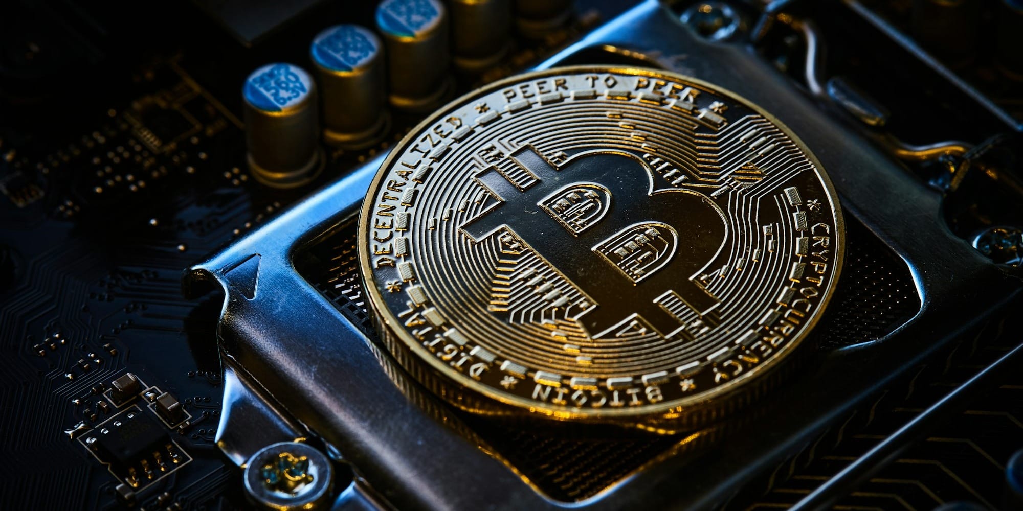 Легальный майнинг в КР может добывать до 90 биткоинов в год — оценка отрасли
