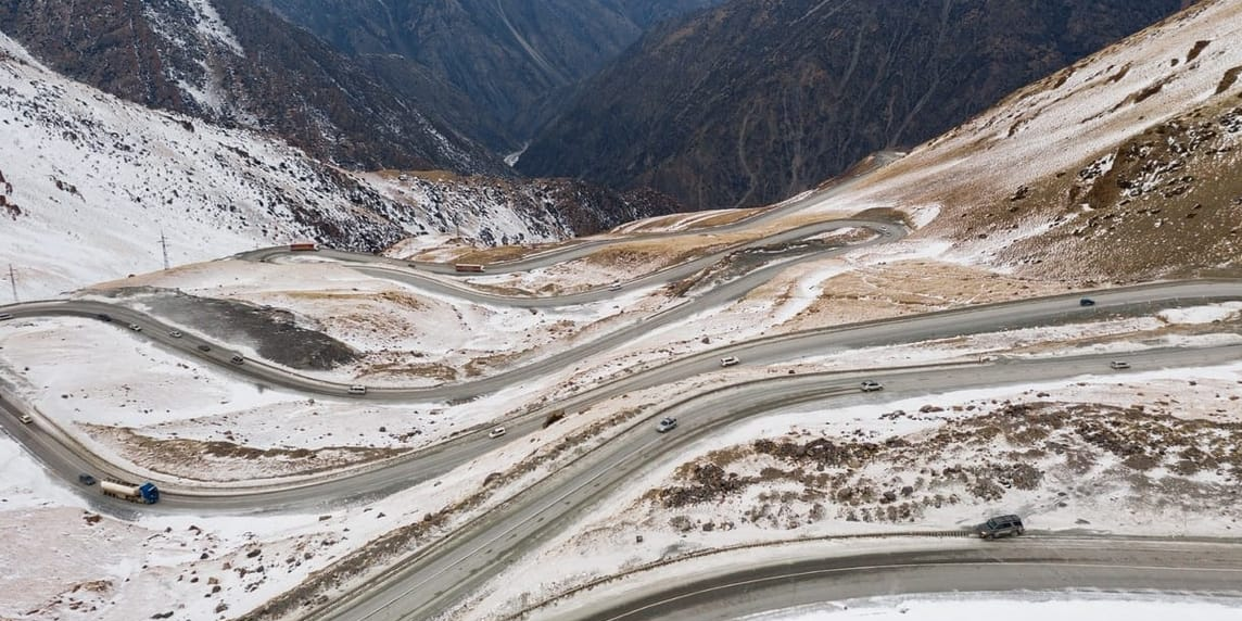 Движение на перевалах Кыргызстана 2 января: все дороги открыты