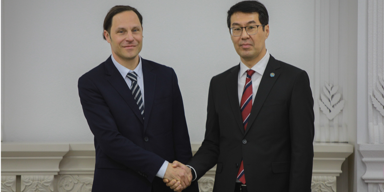 Кыргызстан и Германия провели политконсультации в Бишкеке