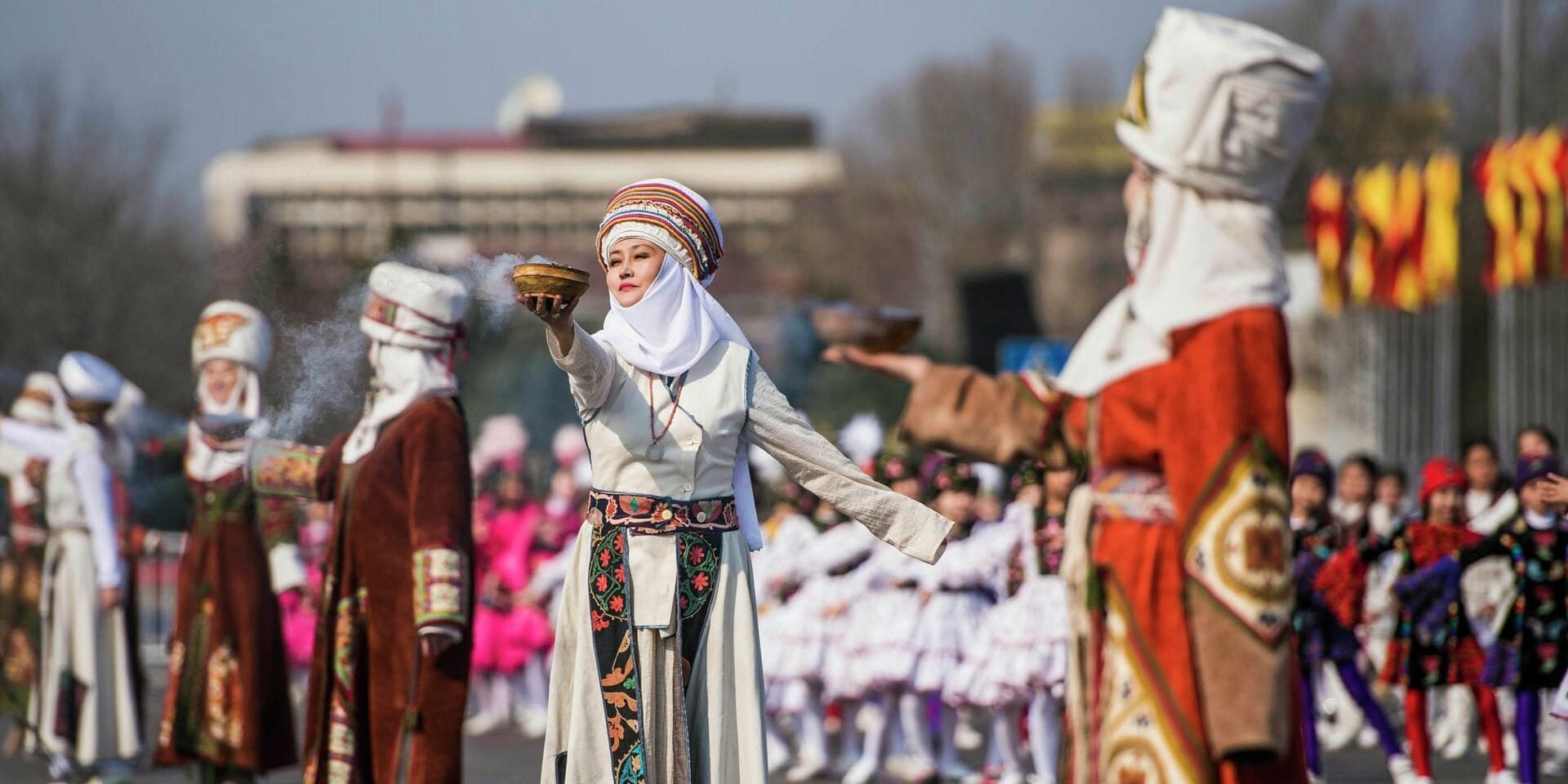Бишкек и Исламабад готовят совместные мероприятия к Ноорузу
