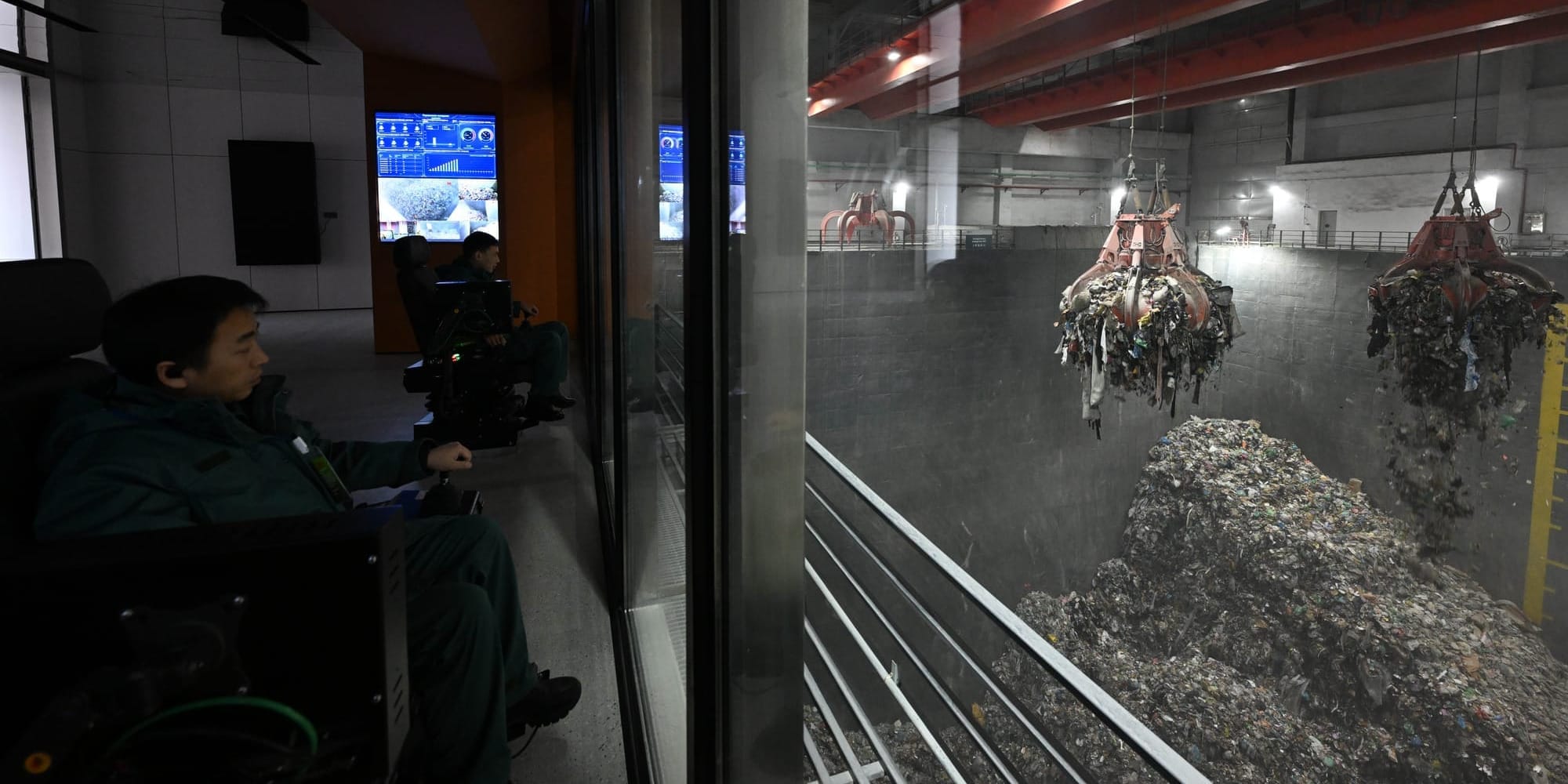 Мусороперерабатывающий завод в Бишкеке утилизировал 49 тысяч тонн отходов с момента запуска