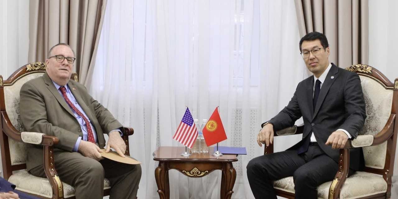 Бишкек против «визовых барьеров»: МИД обсудил с послом США новые правила въезда