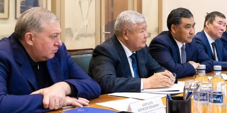 «Знает историю вопроса»: кабмин КР подтвердил участие Ширшова в переговорах по долгу за ГЭС