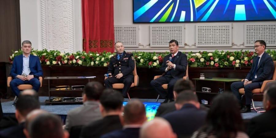 Мэрия Бишкека пересмотрит 72 маршрута и вернет выделенки — итоги Дорожного совета