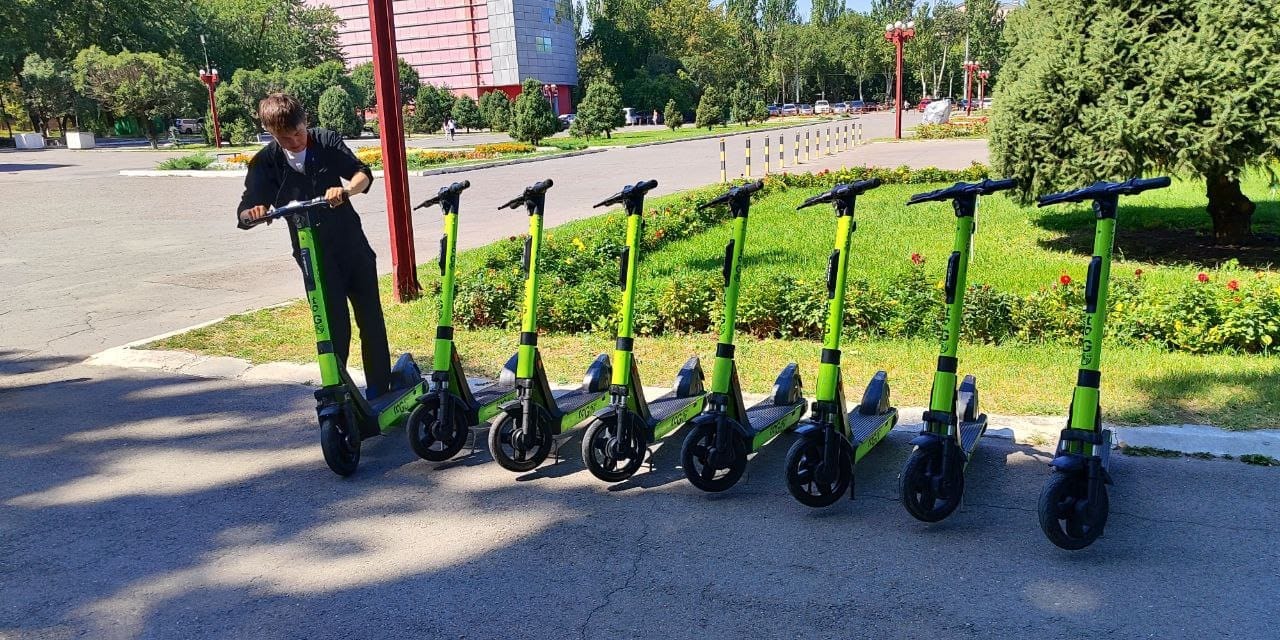 Мэрия Бишкека предлагает блокировать самокатчиков, нарушающих ПДД