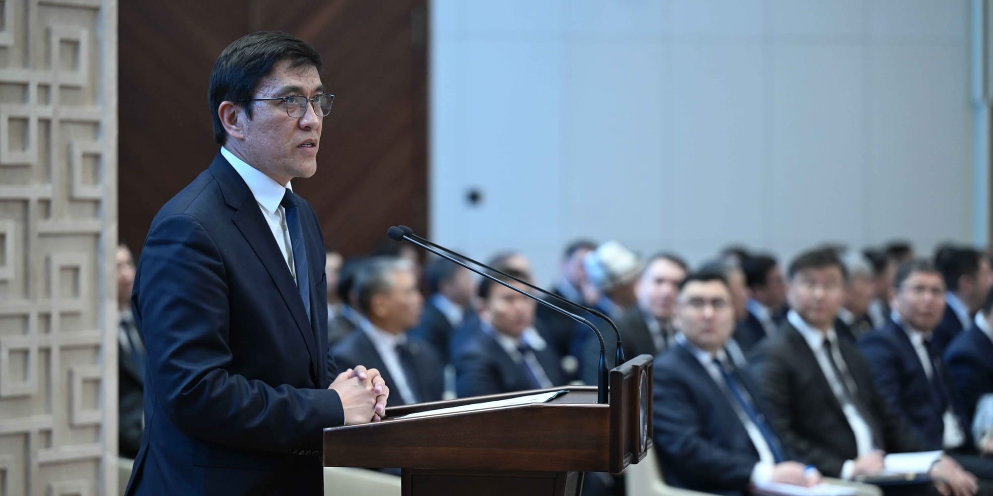 Рост ЗП до 44 тысяч и удвоение трат на школы и медицину — Байсалов отчитался по соцсектору