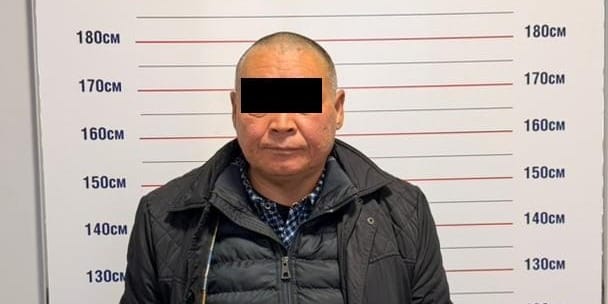 Служебный экскаватор «сдавали в аренду»: на Иссык-Куле задержали начальника водхоза