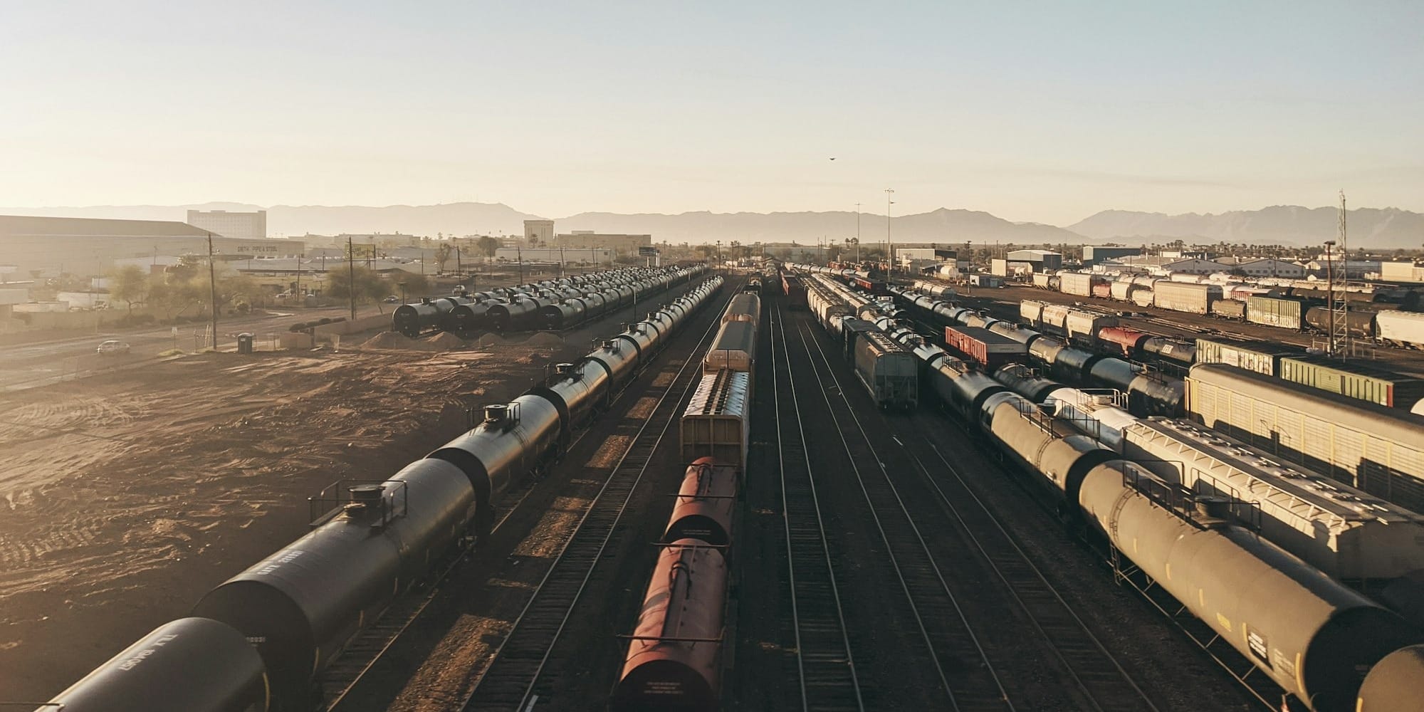 Внешняя торговля КР за 2025 год сократилась на 10.2%