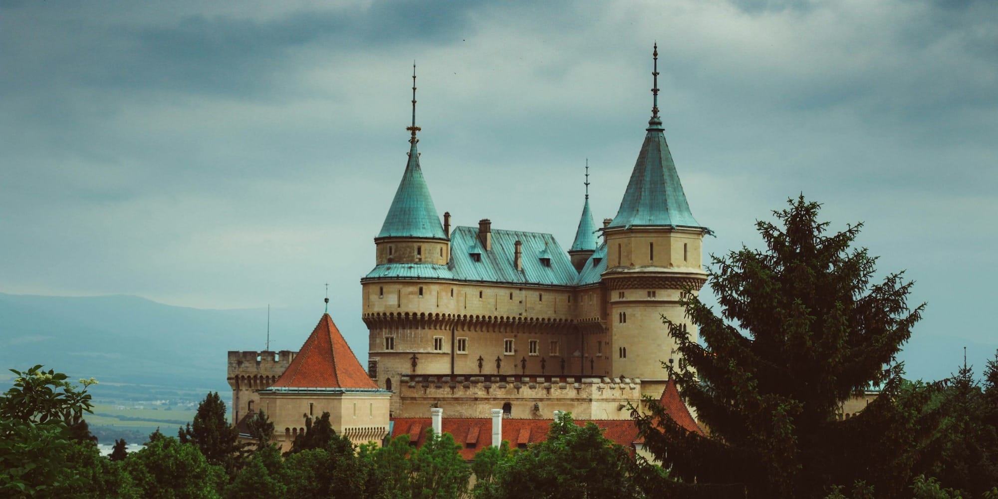 Центр трудоустройства направил новую группу кыргызстанцев в Словакию