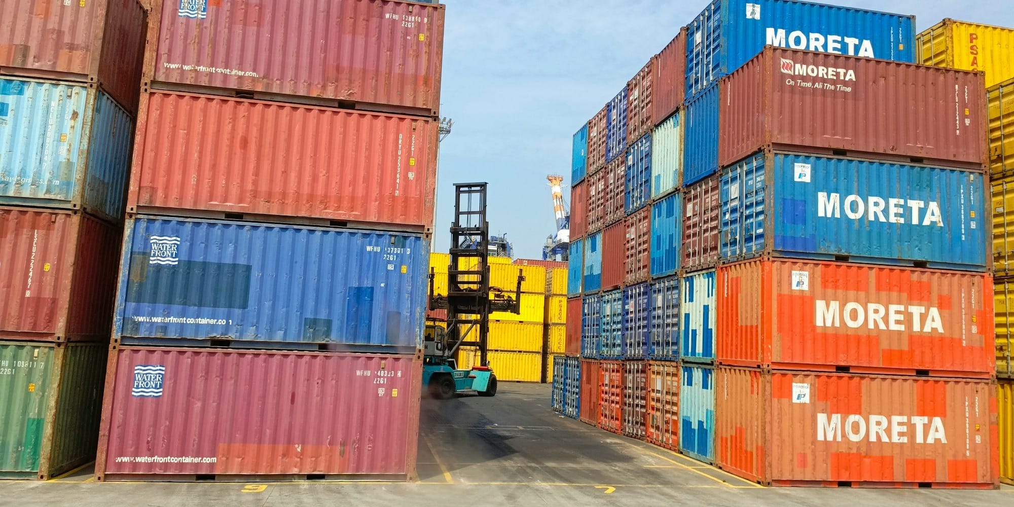 Электронная торговля по-новому: кабмин КР готовит таможенный режим для e-commerce