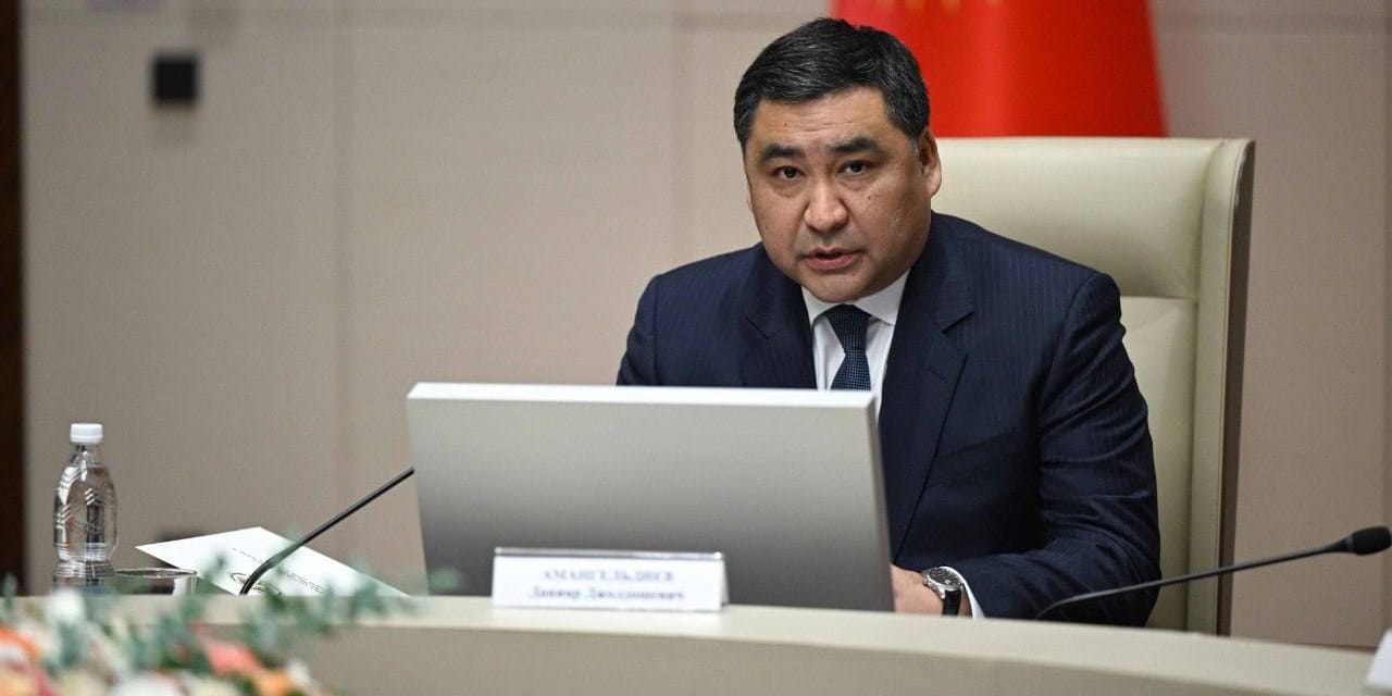 «Бей маленьких, чтобы большие боялись»: Амангельдиев о санкциях против КР