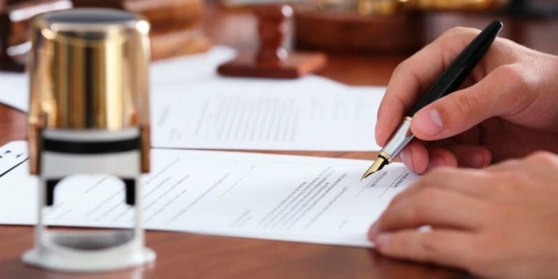 В КР обновили правила нотариата и перевели услуги в онлайн