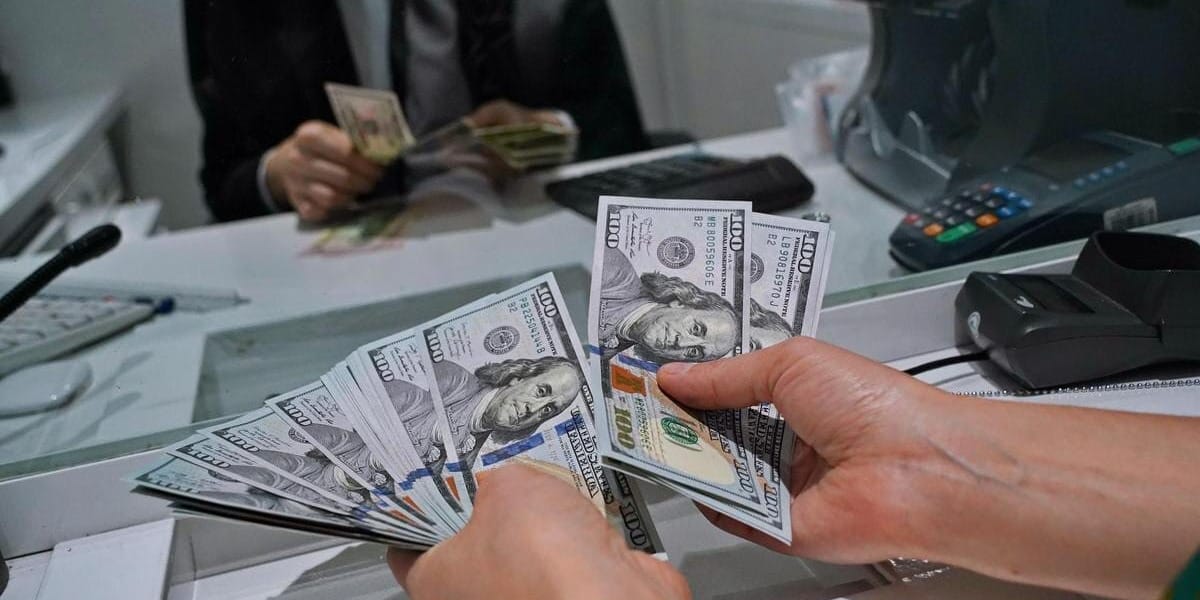 НБ КР приостановил работу обменки в Базар-Коргоне за нарушения