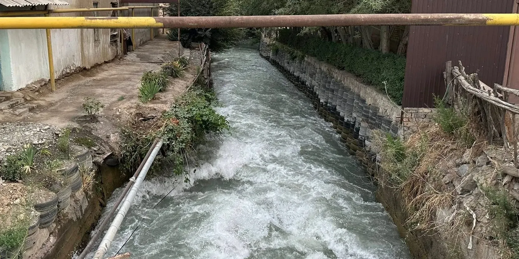 Мэрия Оша начала масштабное укрепление канала Жекелик