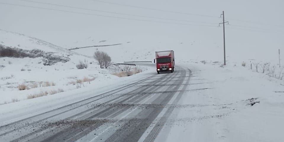 Ситуация на дорогах Кыргызстана: перевалы открыты, но риск лавин сохраняется