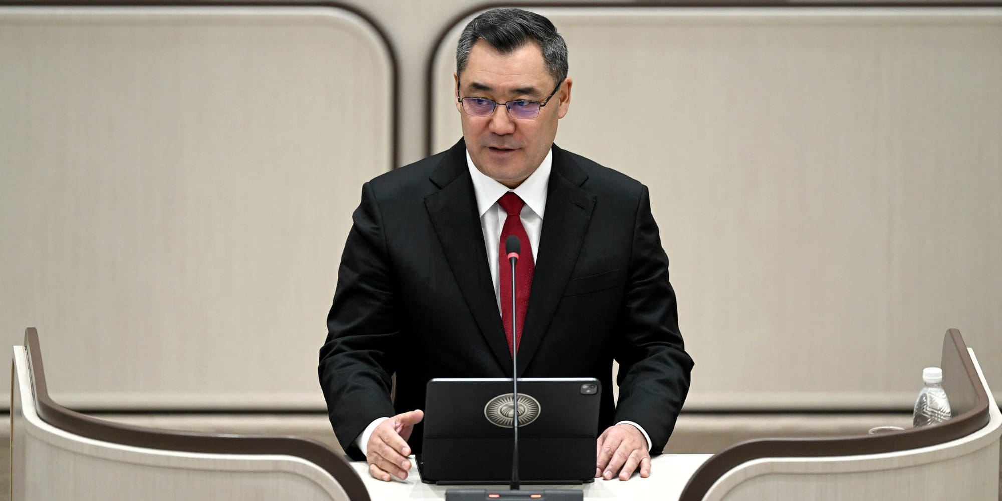 Садыр Жапаров признал кураторство ГКНБ над судами в прошлом и пообещал «сажать за звонки»