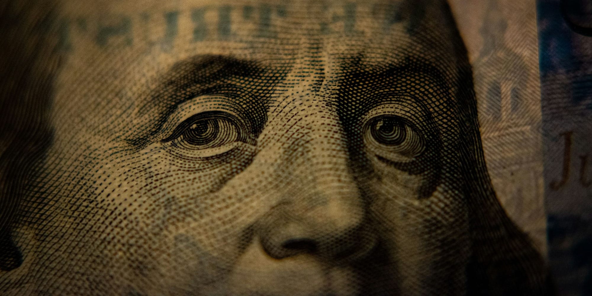 Интеллект и капитал: почему высокий IQ гарантирует доход, но не богатство