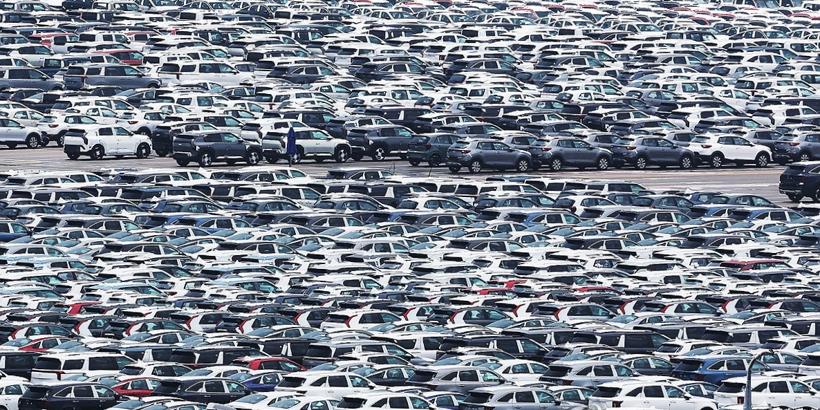 авторынок Казахстана 2026, цены на авто в РК, почему дешевеют машины, китайские авто в Кыргызстане, автокредитование риски, Toyota vs Geely, импорт авто из Казахстана, новости экономики.