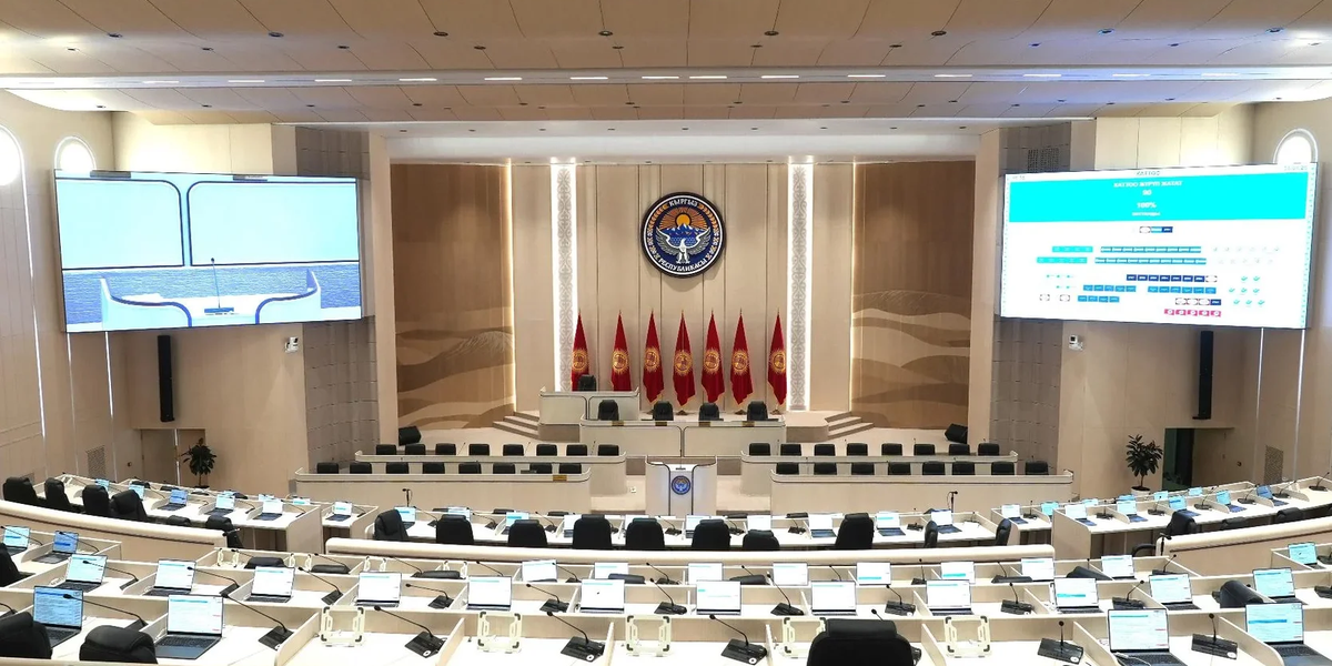 Рамис Жунусалиев отказался от мандата: кто займет кресло в ЖК вместо Абдылдабека Эгембердиева