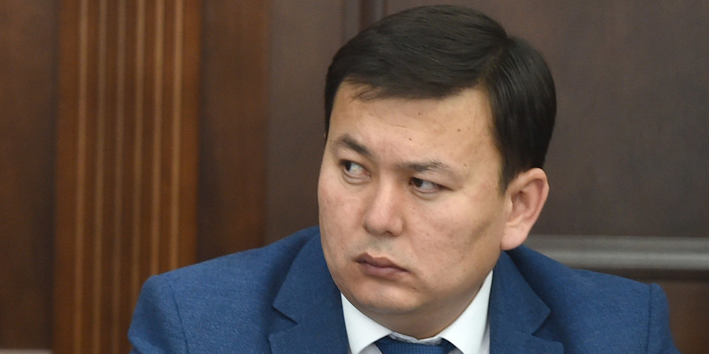 Улан Маматканов, Эдиль Байсалов, Садыр Жапаров указ, кадровые назначения Кыргызстан, Жогорку Кенеш, Улан Маматканов биография, кабмин Кыргызстан 2026