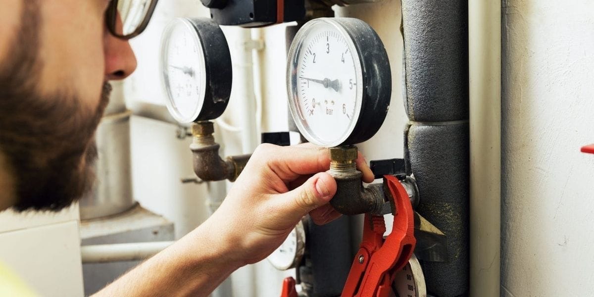 В КР выросло потребление электричества — депутаты ЖК требуют не допустить дефицита зимой