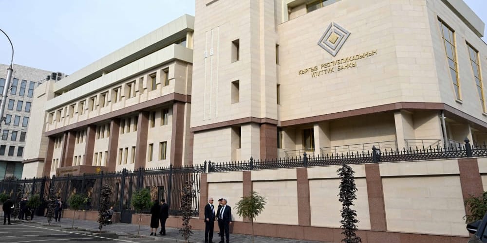 Нацбанк Кыргызстана согласовал топ-менеджеров в MBank, «Компаньоне», «Асман Банке» и ЕСБ