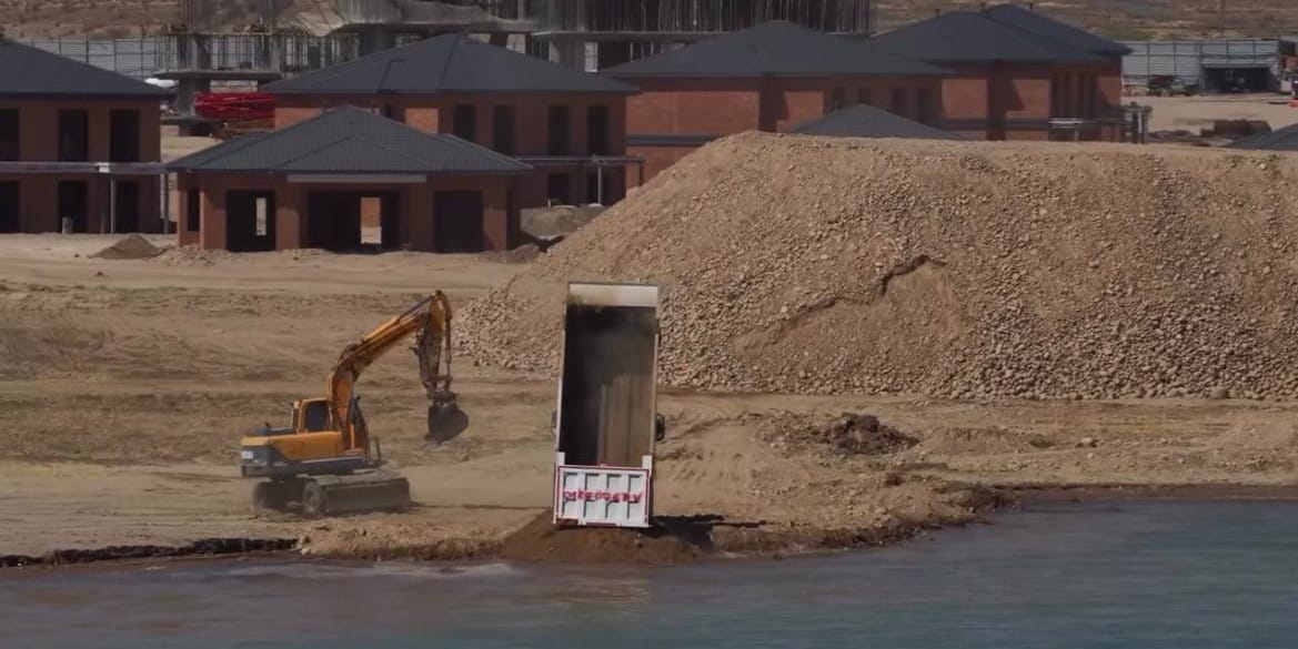 Минстрой Кыргызстана ответил на жалобы о засыпке Иссык-Куля в районе Тамчы
