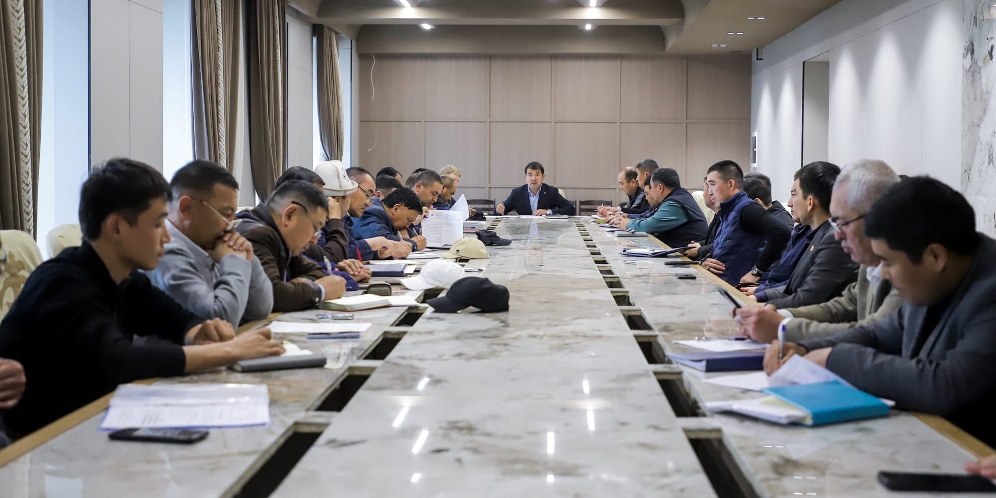 В Оше в ходе трехмесячника вывезли 4.7 тысячи м³ мусора и очистили 156 км арыков