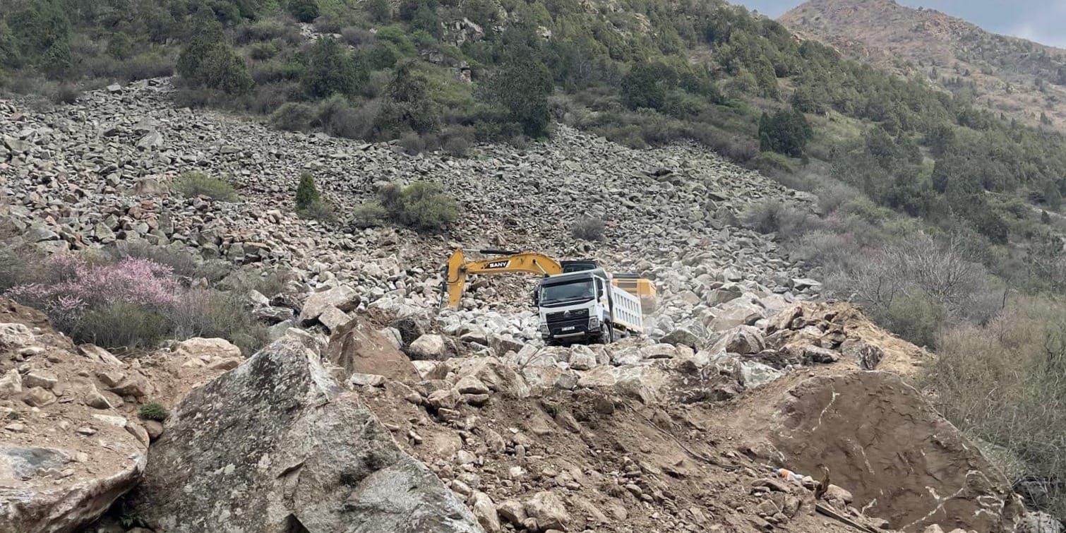 ущелье Аламедин, Сеидбек Атамбаев Аламедин, Кой-Таш дорога, камнепады Аламедин, оползни Аламедин, дорога в ущелье Аламедин, нарушение СНиП Кыргызстан