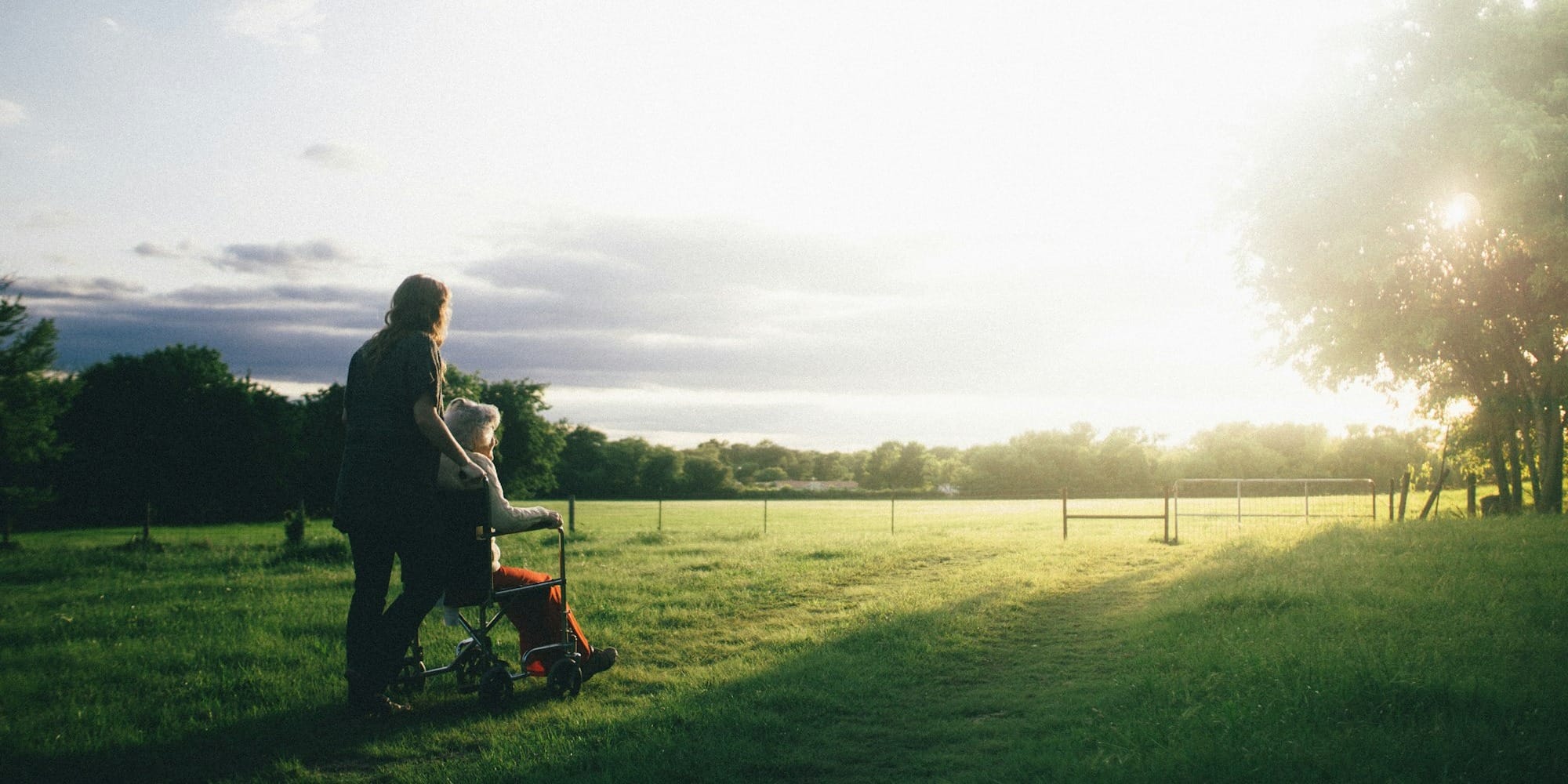 Более 3400 сотрудников соцзащиты в Кыргызстане получили прибавку к зарплате