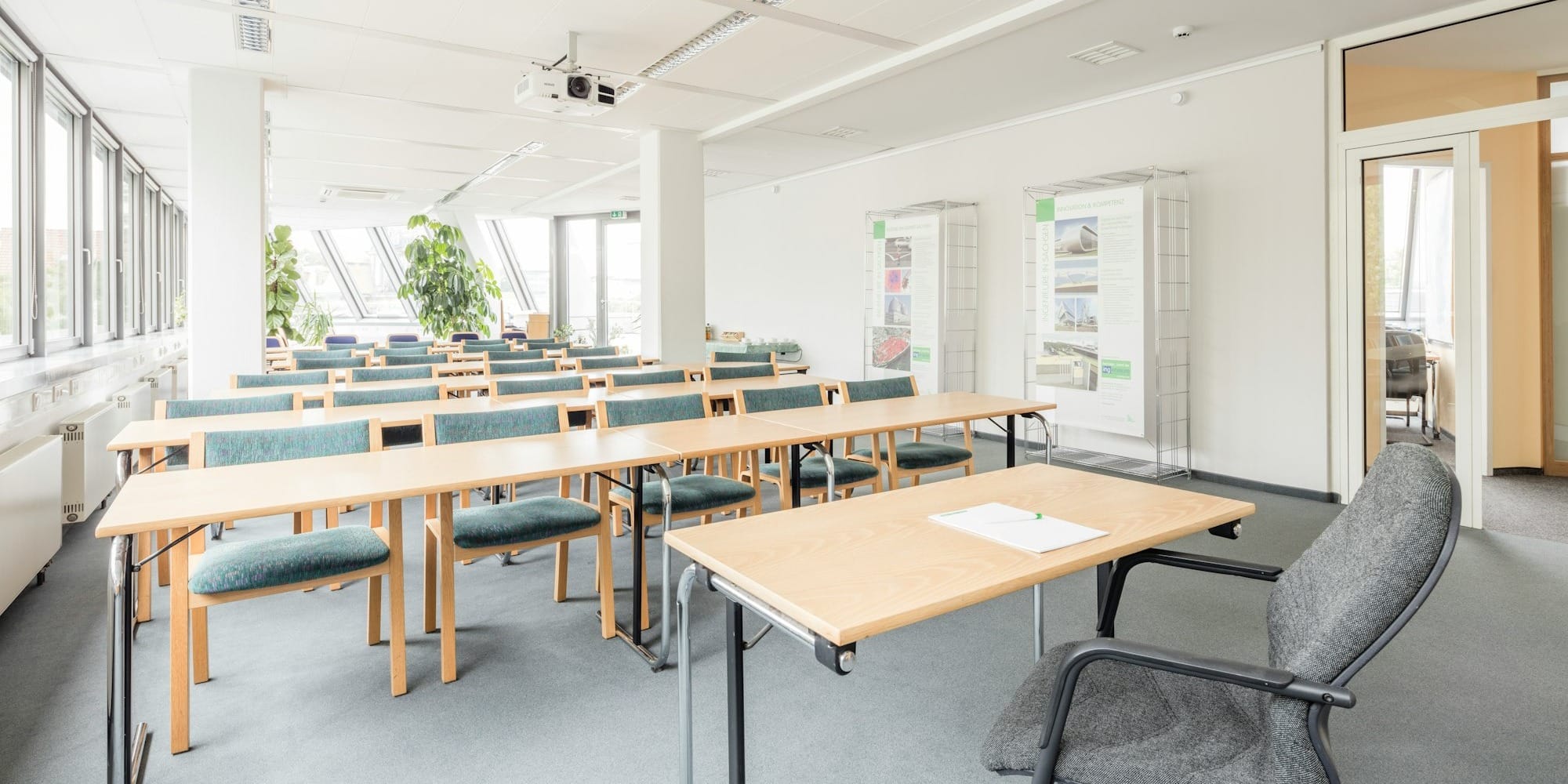 Стоимость обучения в частных школах Бишкека достигает 1.3 млн сомов в год — их проверила Госантимонополия