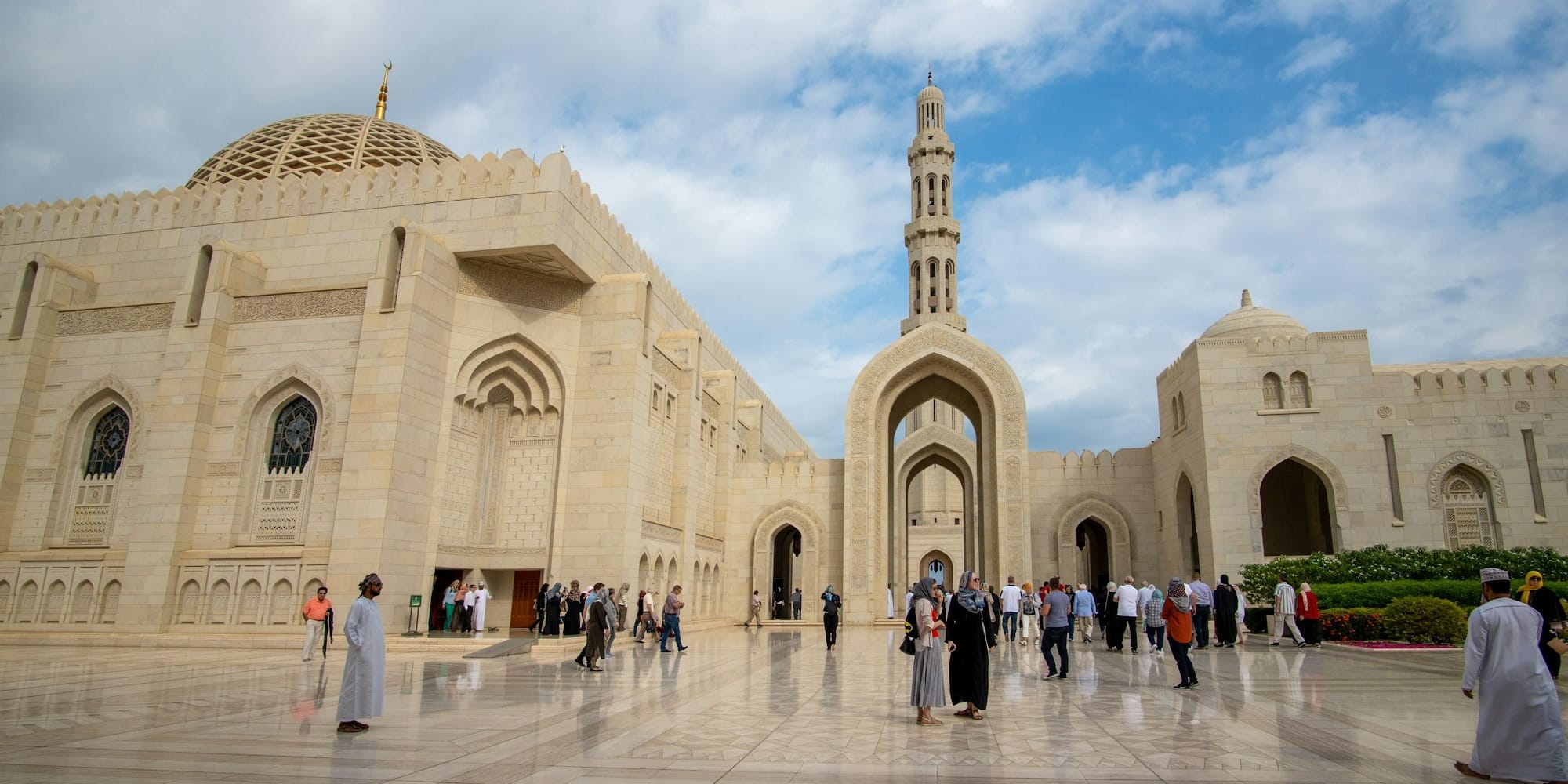 Кыргызстан и Оман ввели безвизовый режим для дипломатов