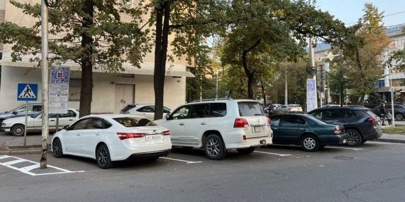 Тариф 25 сомов действует до июня: как изменится оплата парковки в Бишкеке летом