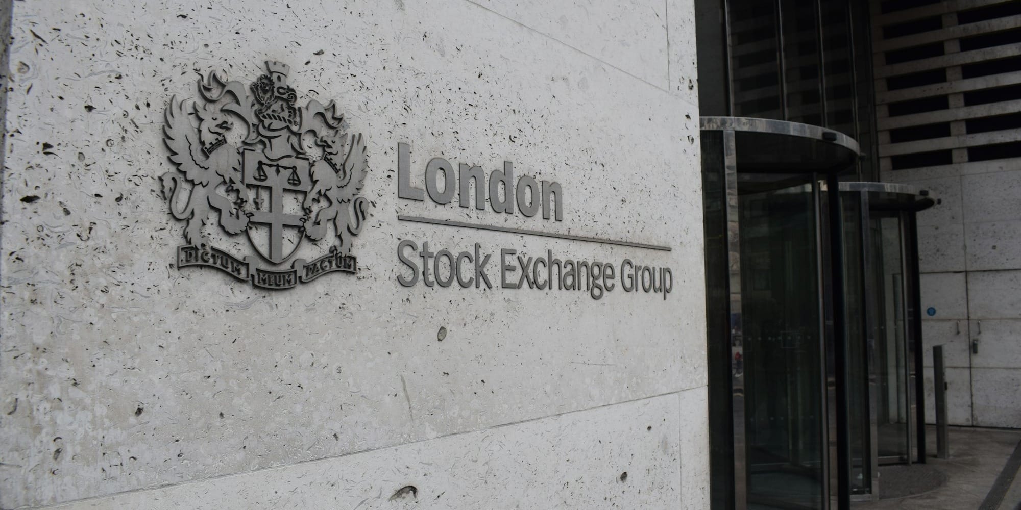 BlackRock и Franklin Templeton вложились в IPO нацфонда Узбекистана: спрос превысил предложение в 4 раза