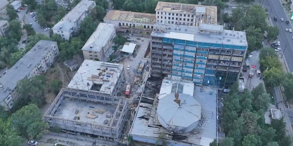 Пожар в здании ГТС повредил кровлю над столовой и тренажерным залом
