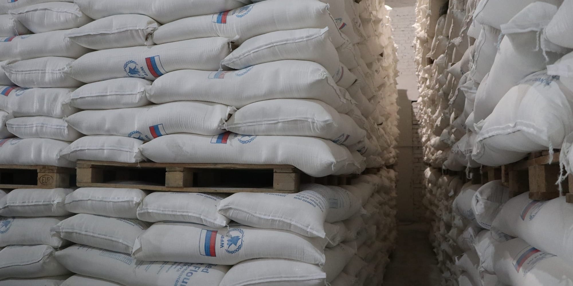 В Ош доставили 1 268 тонн продовольственной помощи из России