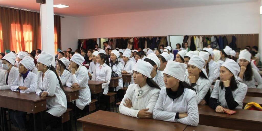 В Кыргызстане обновили правила аккредитации медвузов: что изменится