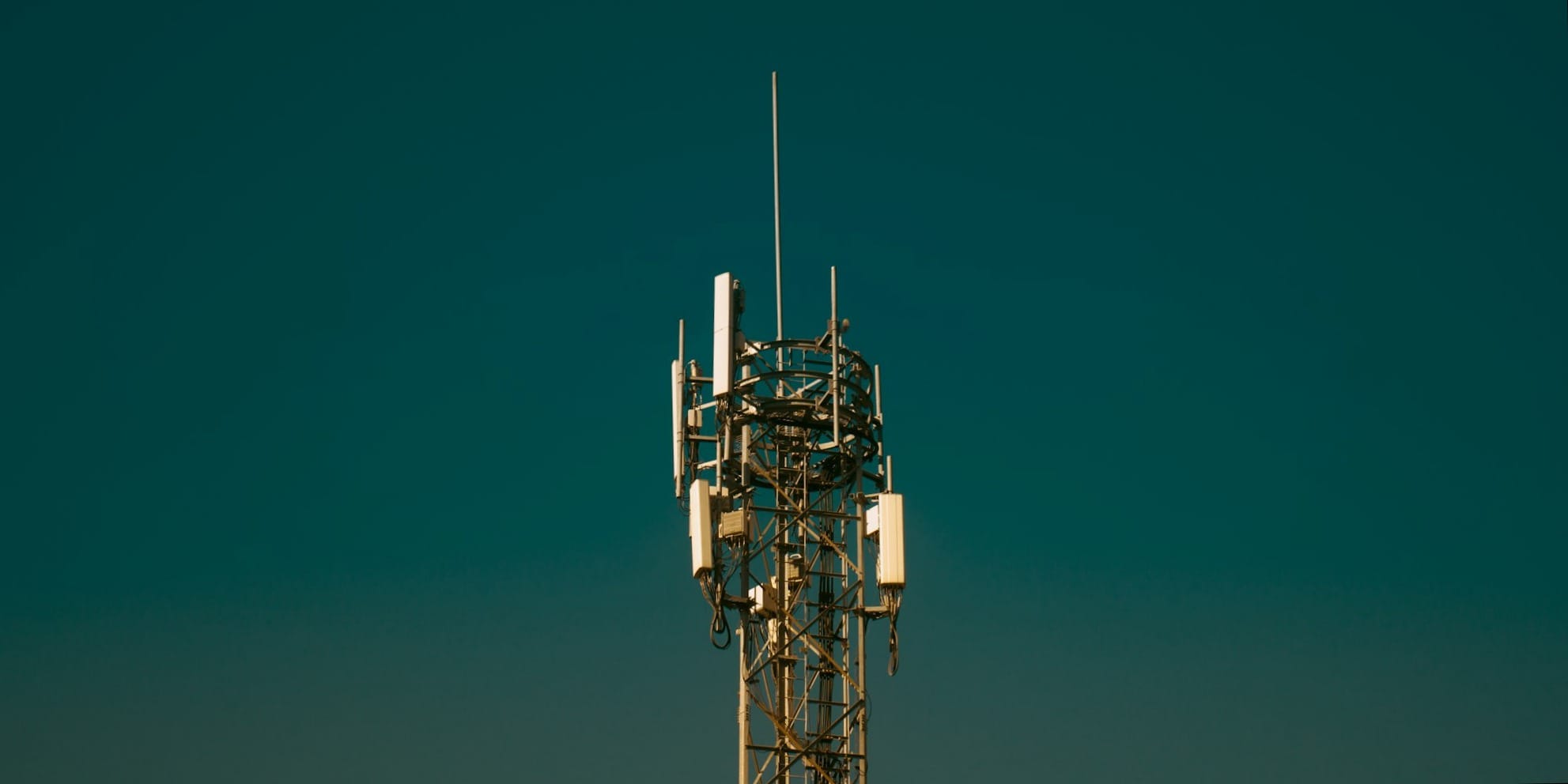 В 13 населенных пунктах Кыргызстана до сих пор нет мобильной связи