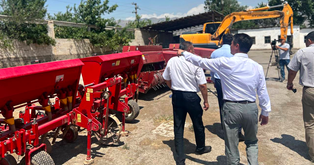 В Токмоке открыли новую машинно-тракторную станцию изображение публикации