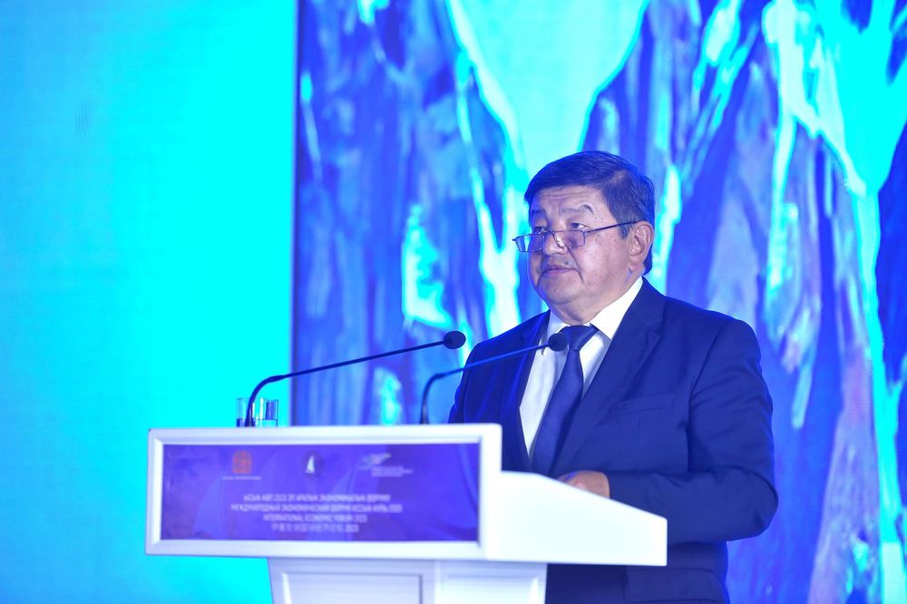 Несмотря на кризисы, Кыргызстан находится на пути устойчивого развития — Акылбек Жапаров изображение публикации