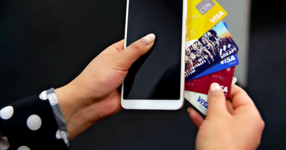 С начала года количество банковских карт в Кыргызстане увеличилось на 16.6% изображение публикации