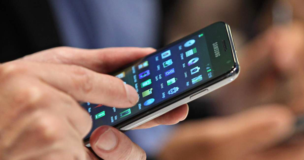 В мобильных приложениях банков и сотовых операторов КР начнут предоставлять госуслуги изображение публикации