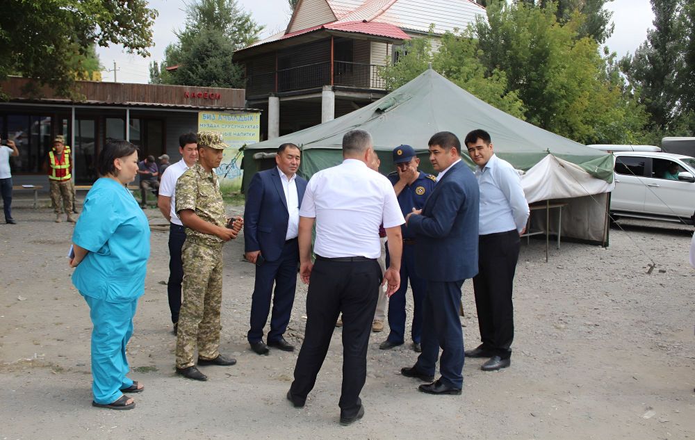 На месте скопления фур развернуты палаточные пункты помощи изображение публикации