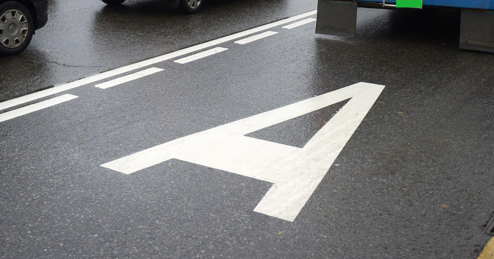 От заката до рассвета - по выделенной полосе в Бишкеке разрешат ездить всем, но только в ночное время изображение публикации