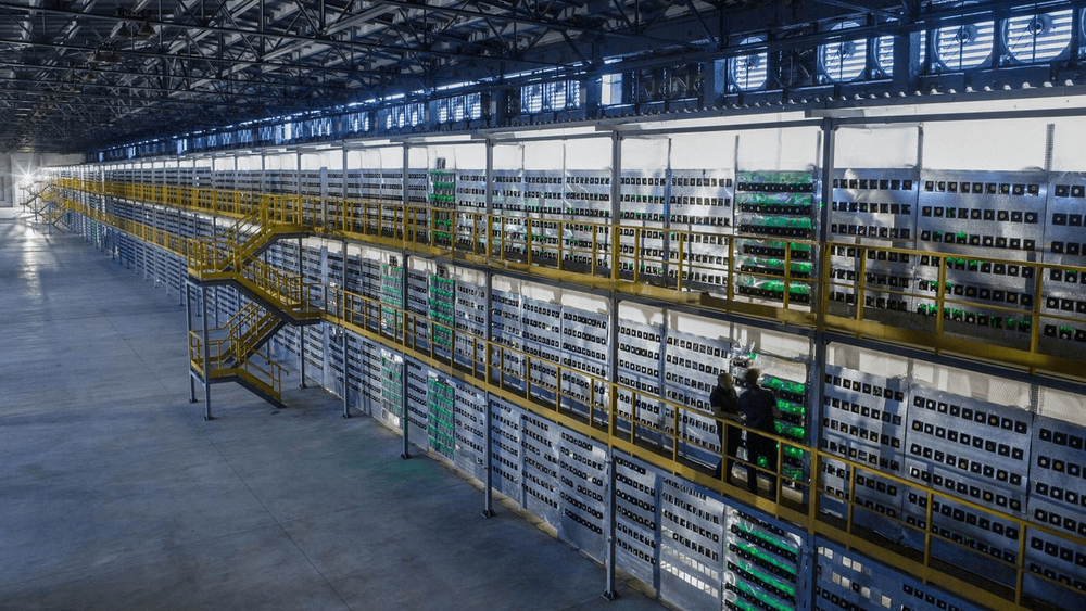 Доходы Кыргызстана от налога на майнинг за три месяца почти удвоились изображение публикации